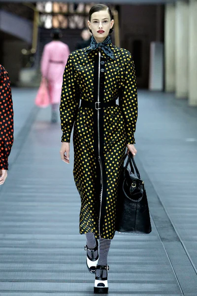 Look 23